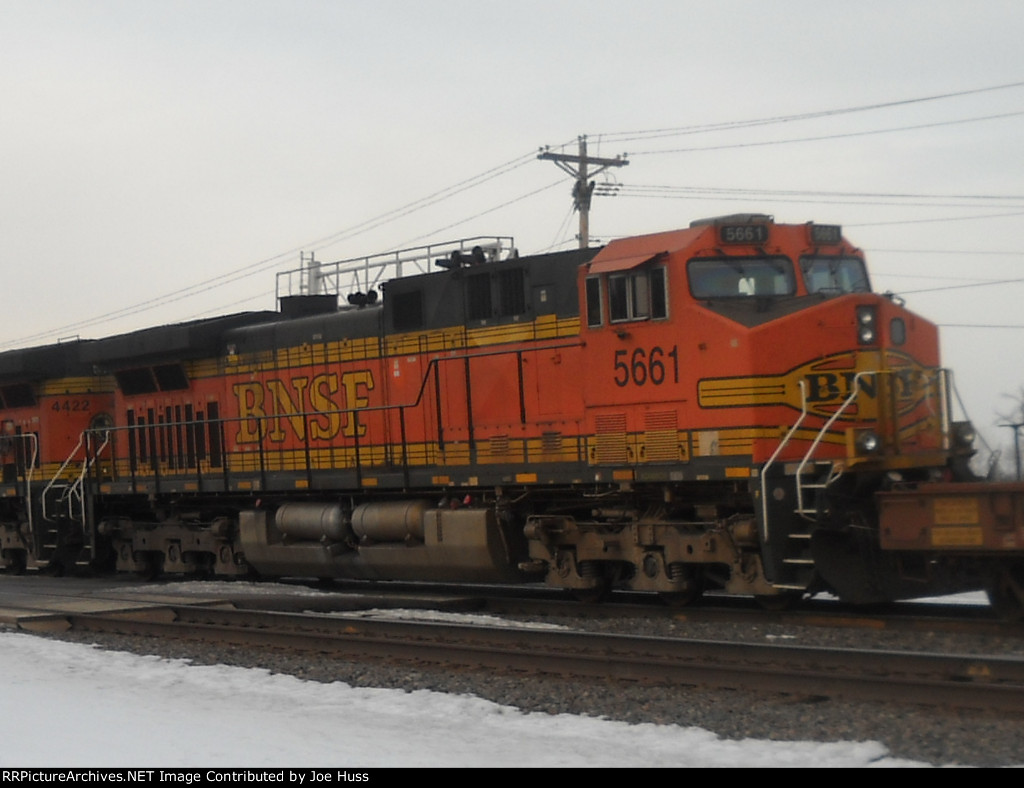 BNSF 5661